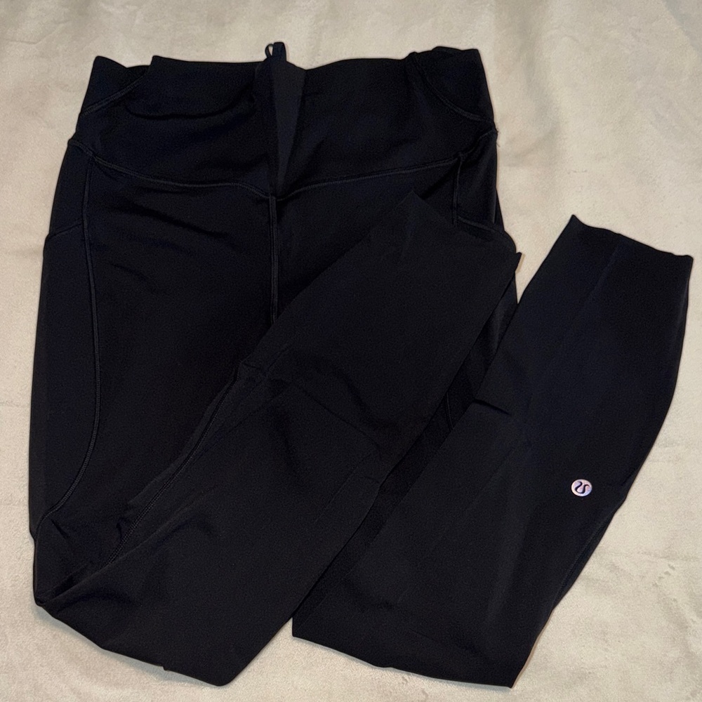 Lululemon leggings with pockets
